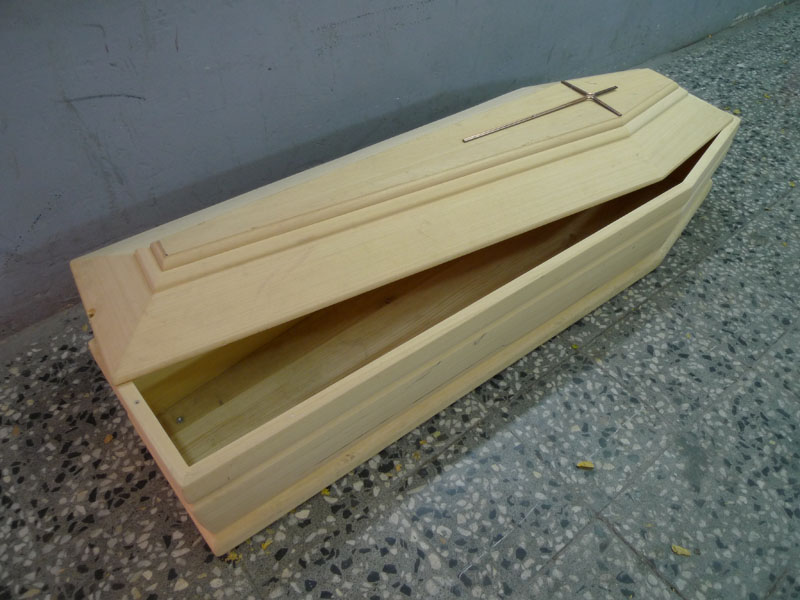 ataud madera pino 45x64x200 _130eu._ 1u